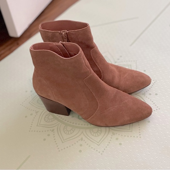 Chelsea & Violet Wren Light Brown Suede Heeled Booties Asymmetrical Boots Sz 8 - Picture 14 of 16